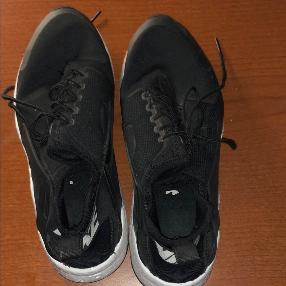 nike air huaraches (last listing was cancelled)